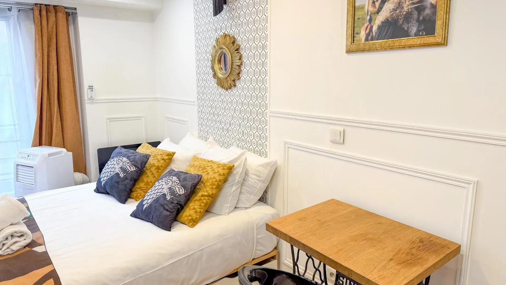 Urban Flat 42 - Game Of Thrones Apartment Parijs 0*,