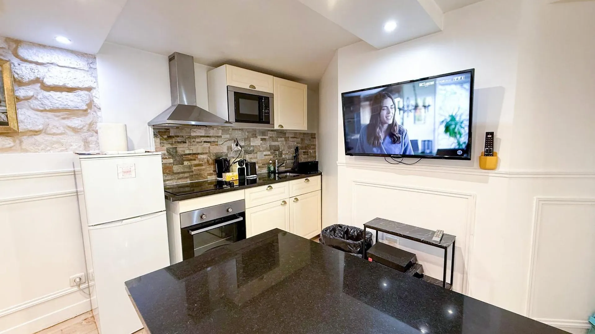 Urban Flat 42 - Game Of Thrones Apartment Parijs Frankrijk